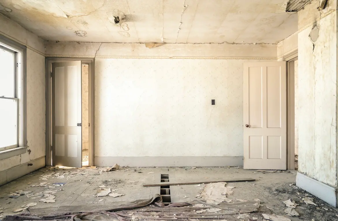 Waste disposal crew managing a cleanout project in Highland Acres